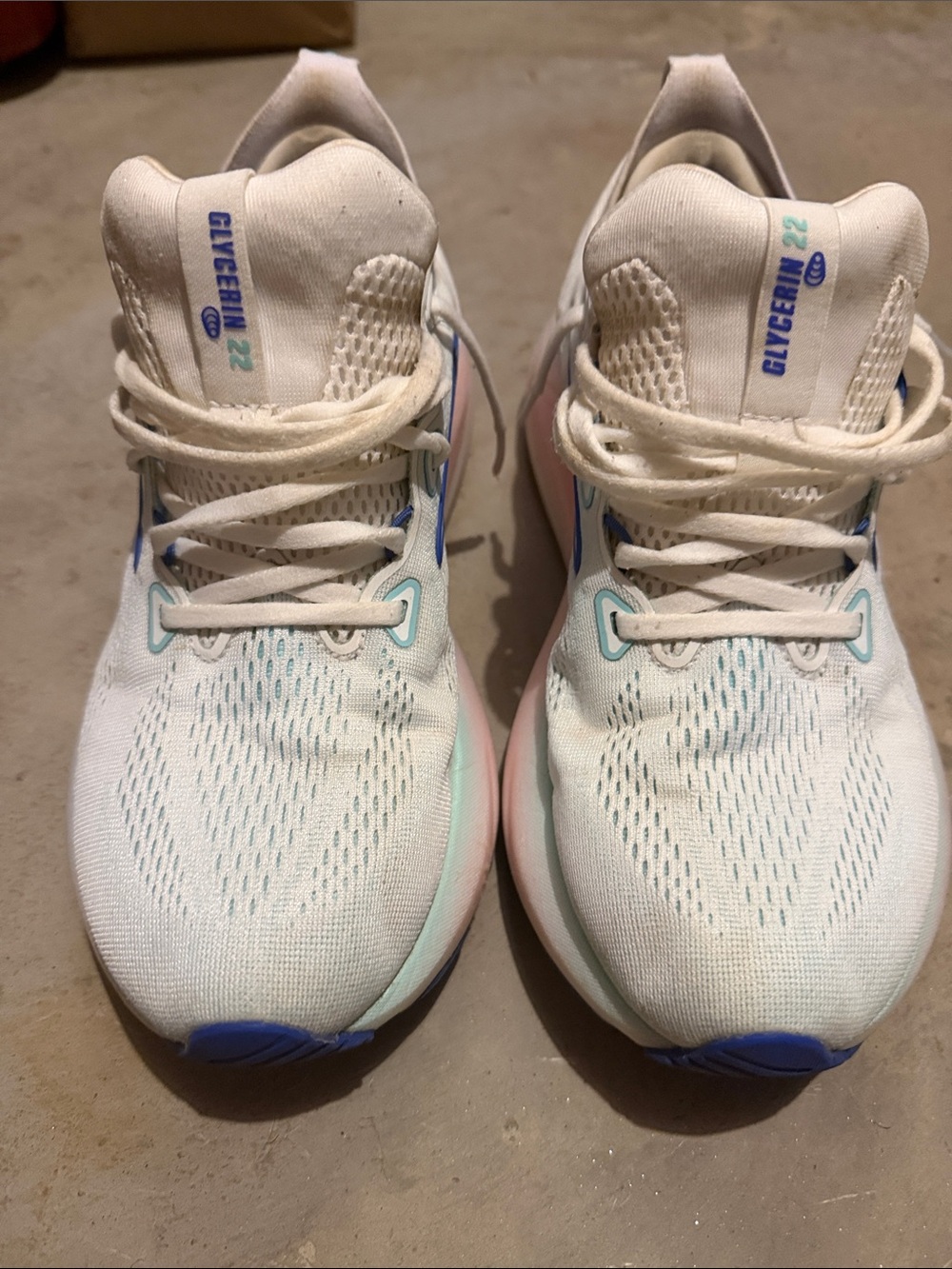 Brooks Women’s Glycerin 22 White Running Shoes with Light Blue Accents - Picture 2 of 5